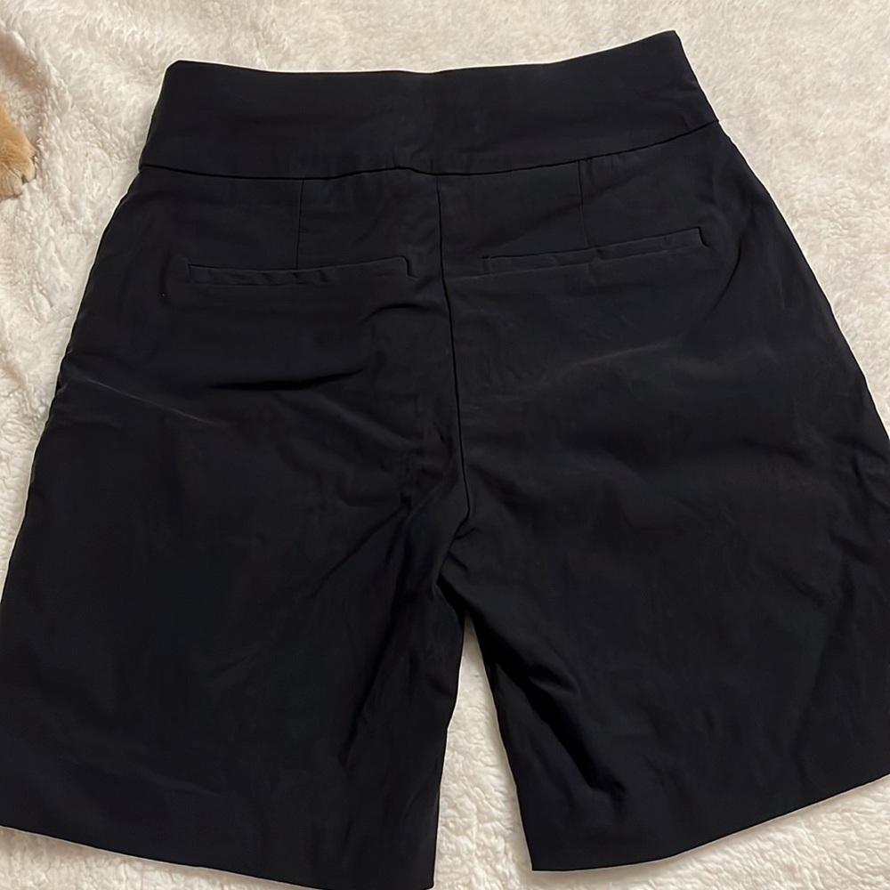 Black Bermuda shorts - NY & C size small - Picture 4 of 7